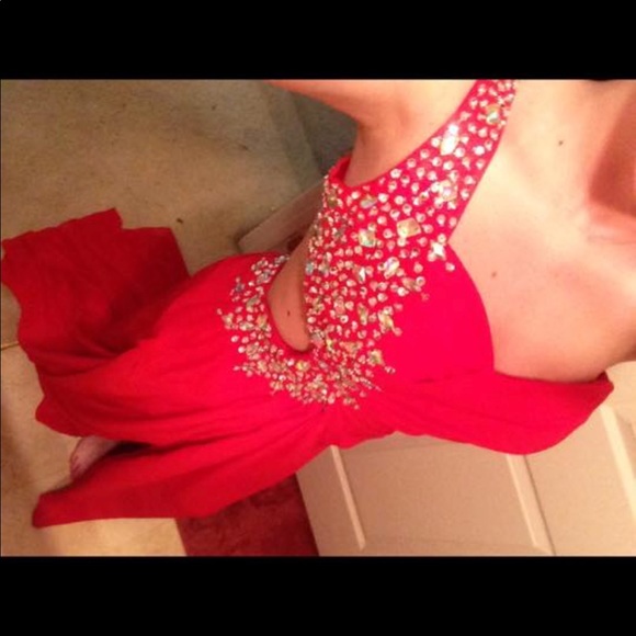 gorgeous red prom dress - Picture 1 of 5